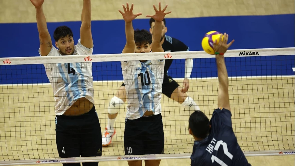 Foto: VNL. El juvenil Fausto Díaz tuvio su debut de titular y con 12 puntos fue de los mejores de un equipo que nos se lució