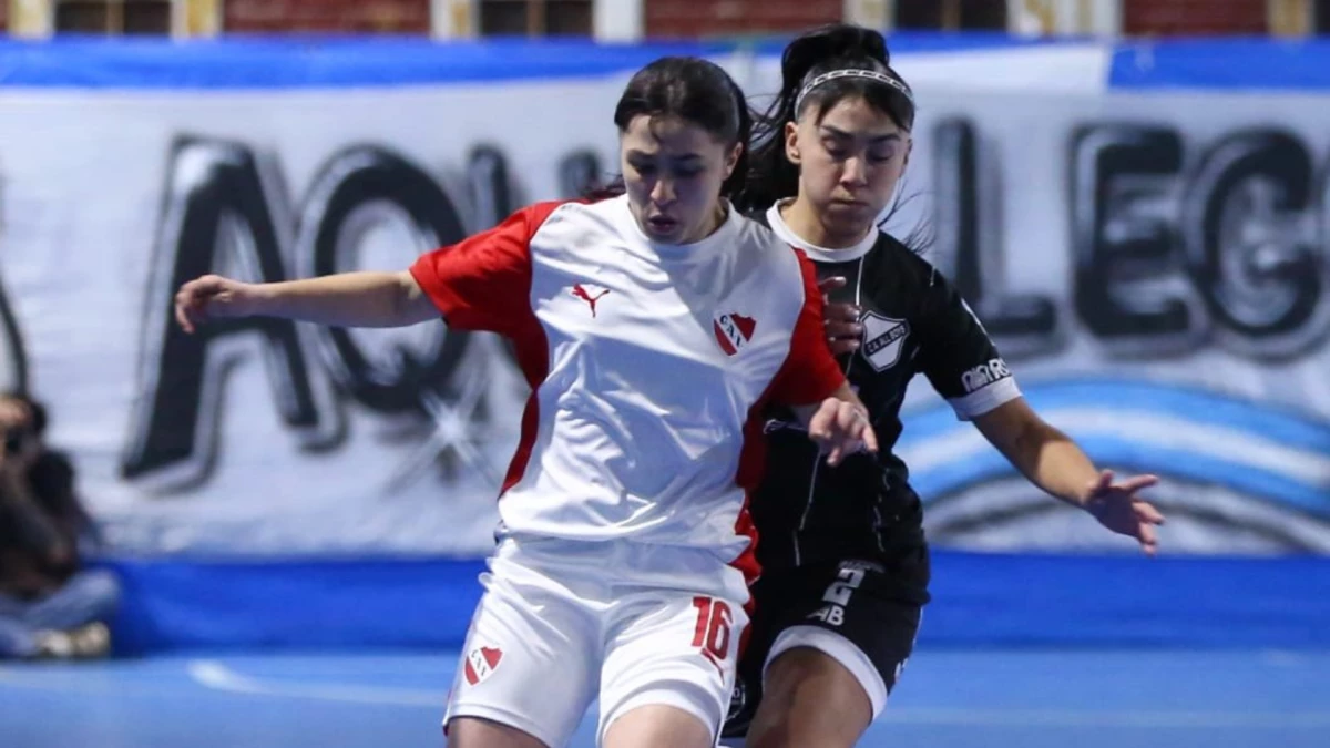 Foto:@futsalcaifem. All Boys venció a Independiente por 2-0 y prosigue arriba en la tabla del Futsal de chicas