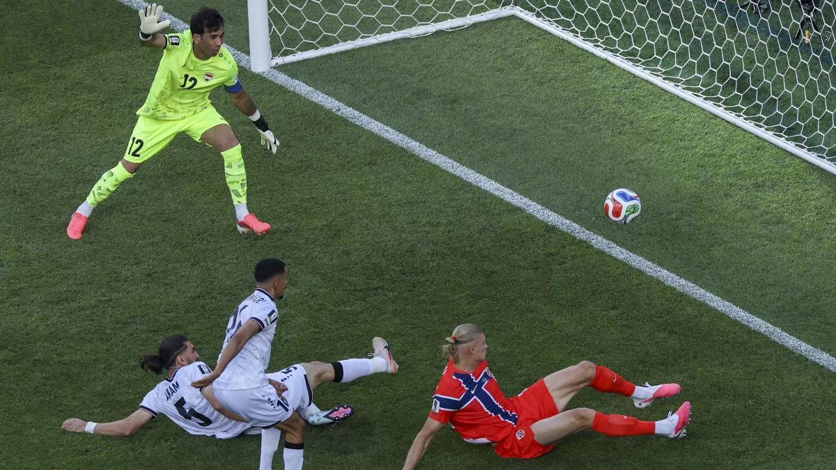 Foto: FIFA. Ya conectó el goleador y marca el primer tanto de los noruegos.&nbsp;