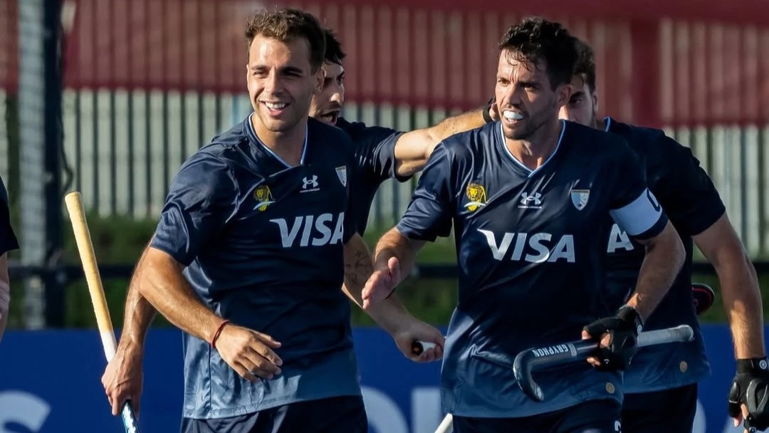 Los Leones festerjan uno de los goles en Londres. foto: @fih.