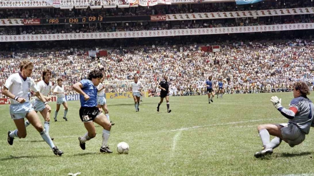 Foto: Maradona otra vez ante los ingleses anotó el Gol del Siglo”.
