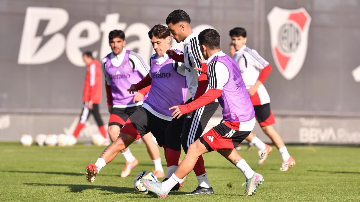 Foto: River. La última práctica del equipo en el River Camp antes de viajar a Salta para jugar contra Aldosivi.