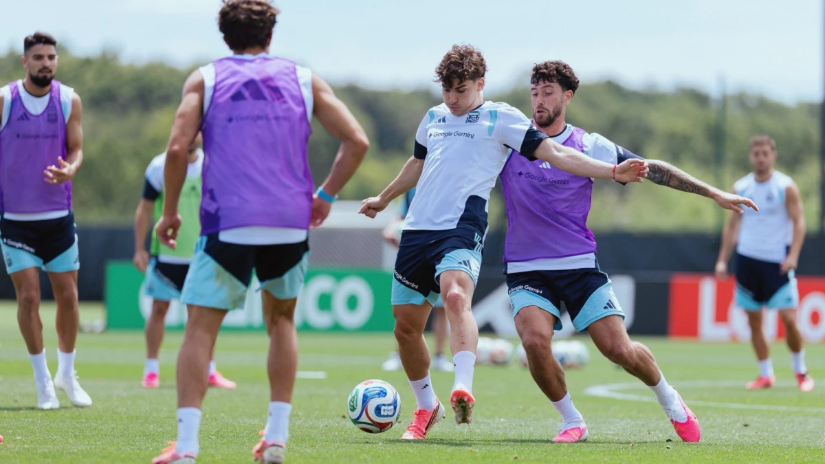 Foto: Julián Álvarez es otro que podrá ser titular frente a los jordanos.