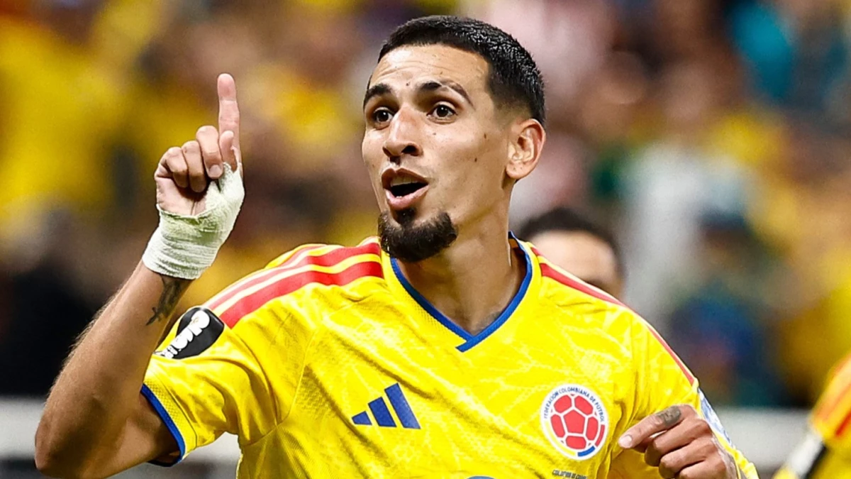 Foto: Daniel Muñoz, el defensor goleador que le dio la victoria a Colombia sobre Congo para clasificar a 16avos. de final.