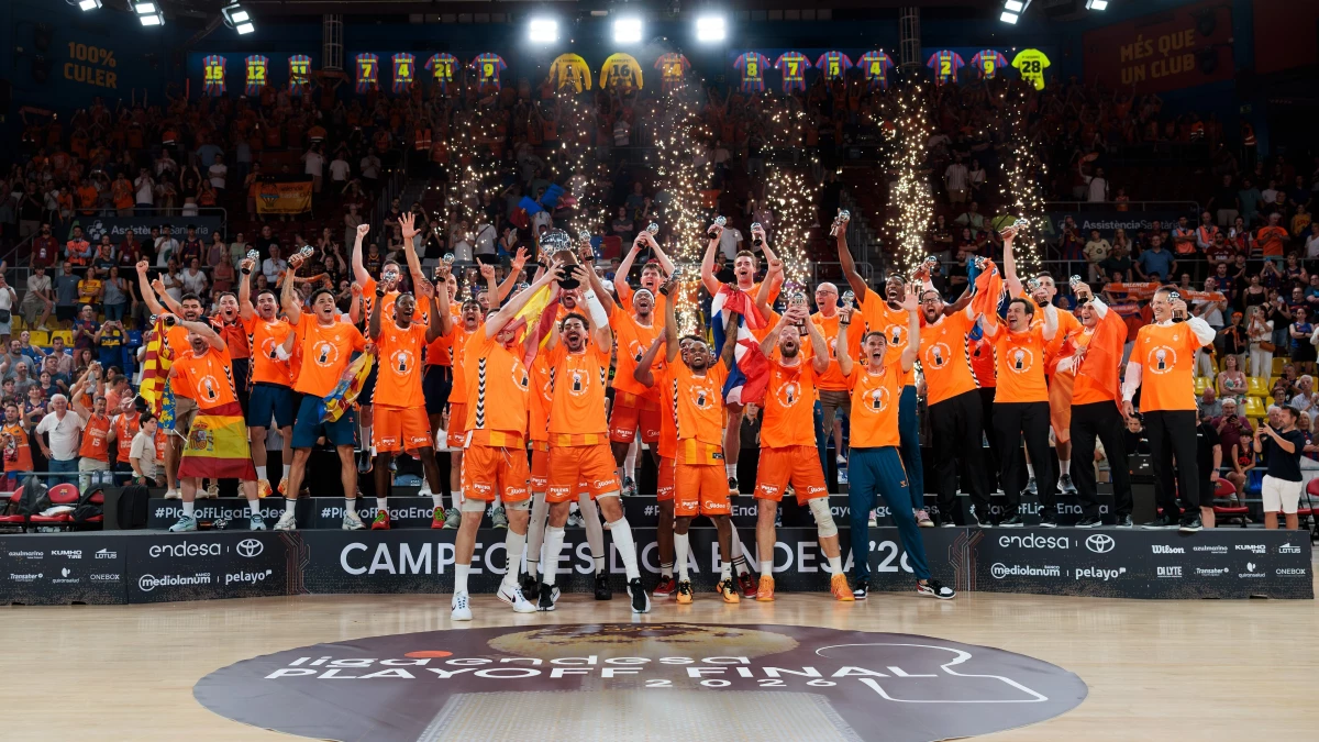 Foto:@ACBCOM. Con autoridad ganó Valencia a Barcelona por 108-84, para clasificarse campeón de la Liga Endesa