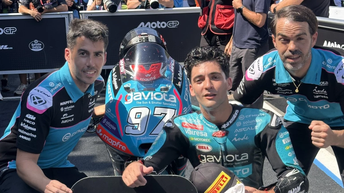 El festejo de MOrelli con equipo Aspar. Foto: @AsparTeam