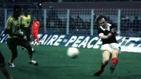 Foto: Archivo The Guardian. Escocia venció a Zaire por 2-0 en la Copa del Mundo Alemania 74