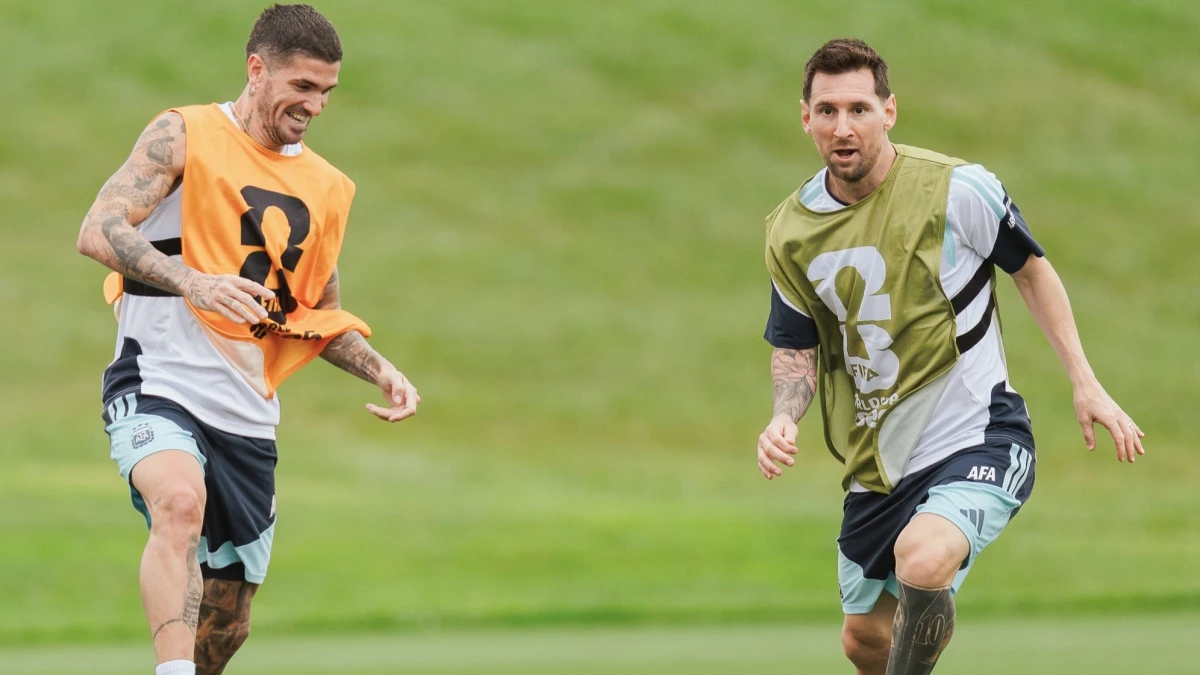 Foto: AFA. De Paul uno de sus mejores amigos de los últimos años dijo que Messi es eterno. &nbsp;