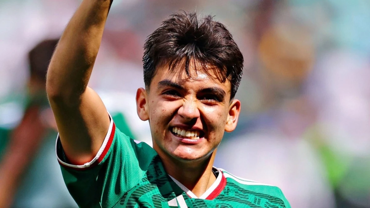 Foto: Mora, de 17 años y 259 días, fue titular con Ecuador por 16avos.