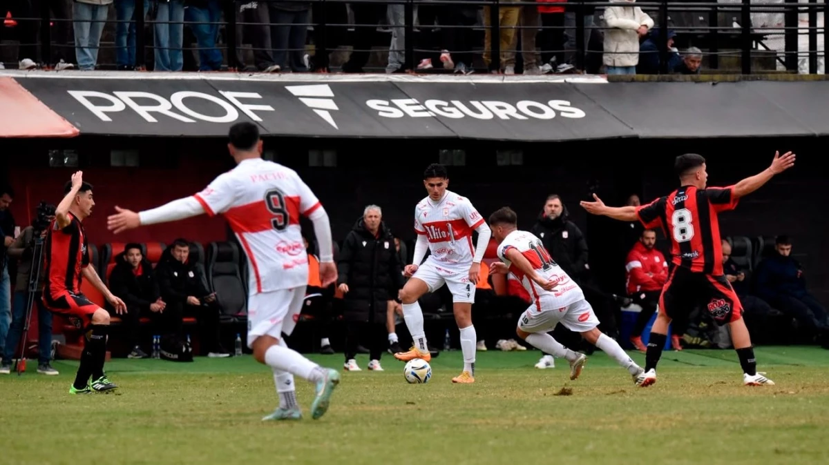 Foto:@depmoronoficial. El Gallo no pudo en Núñez y perdió ante Defensores de Belgrano