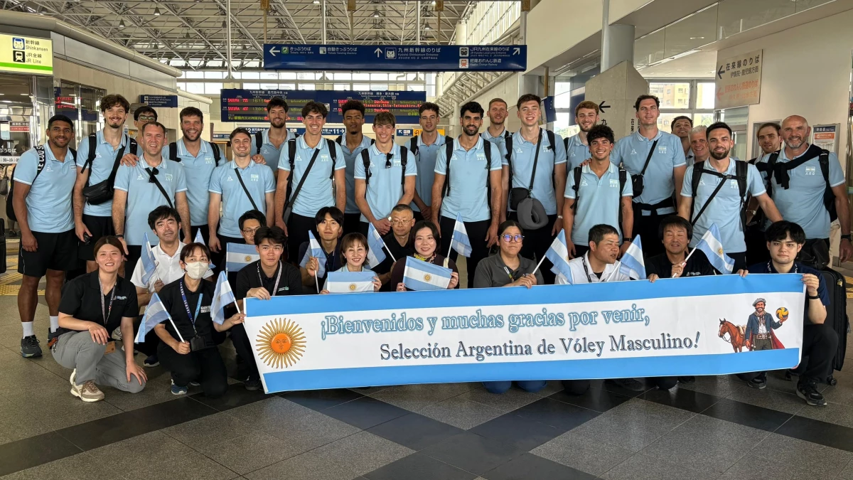 ue Foto: FEVA. La selección de vóley fue recibida en Japón, en Kansai, donde va a jugar el tercer weekend de la VNL.&nbsp;