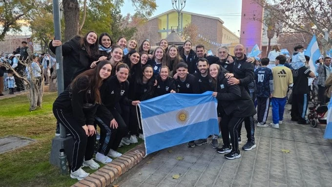 Foto: FEVA. Las Panteras salieron a festejar por las calles de San Juan el triunfo de Argentina en el Mundial&nbsp;