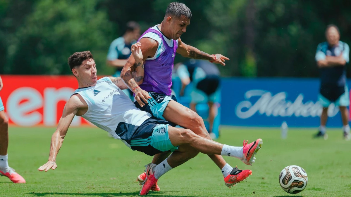 Foto: Montiel marca a Medina en la última práctica en Atlanta y podría arrancar como titular en la final del domingo.