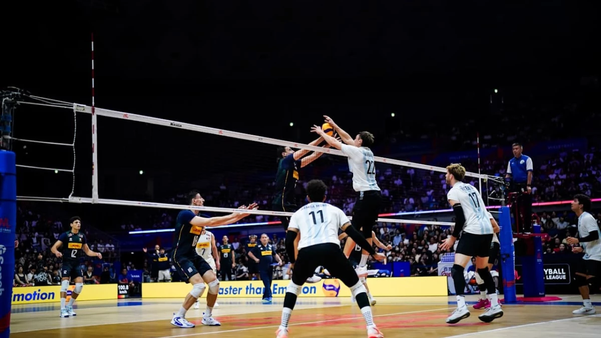 Foto: VNL. El bloqueo nacional, uno se los aspectos fuertes del equipo, no pudo contra la potencia y la altura de Italia.