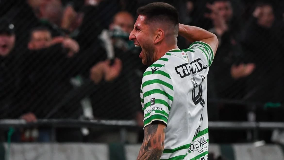 El dueño de la defensa hungara, Mariano Gómez celebra un gol de su equipo. foto: @uefa.