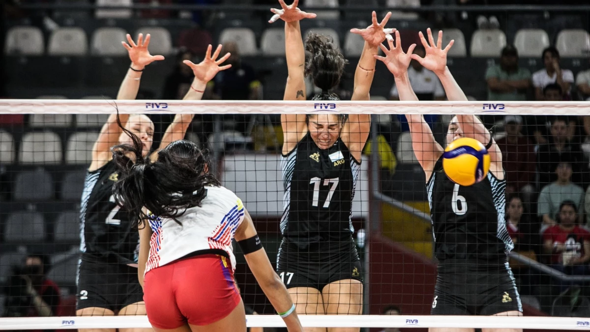 Foto: FEVA. El bloque argentino fue clave en los momentos de mejor juego de Argentina ante Venezuela