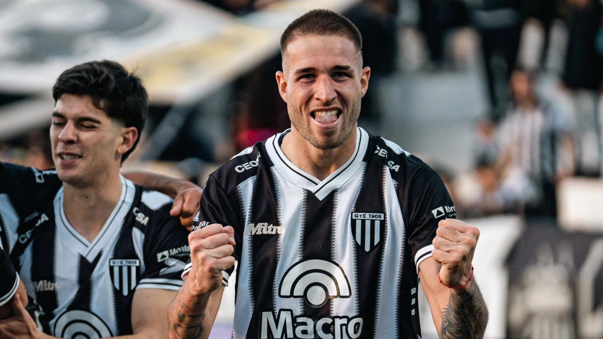 Módica, de cabeza, sentenció la victoria del equipo mendocino (Foto: X@LigaAFA).