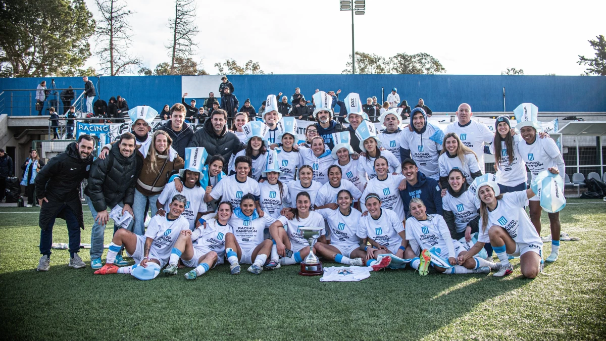 Foto: X de Racing Club. El equipo de Avellaneda se consagró ganador del torneo Apertura