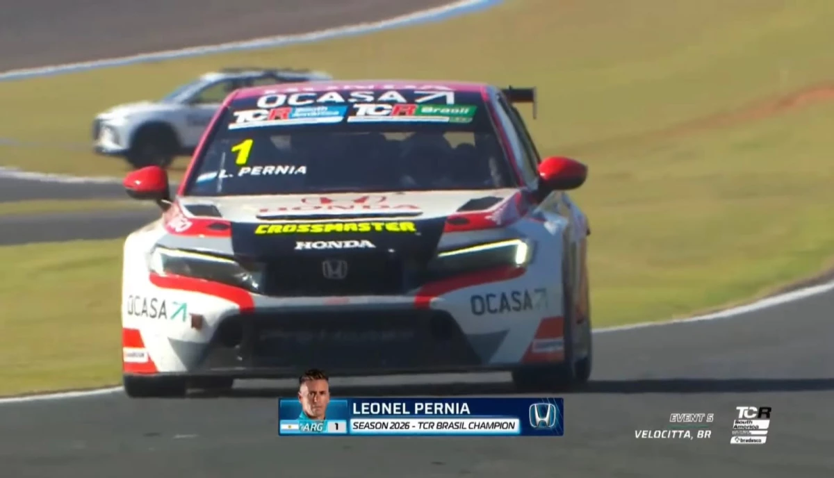 Leonel Pernía festejó en San Pablo la obtención del título del TCR Brasil. Foto: TCR South America.