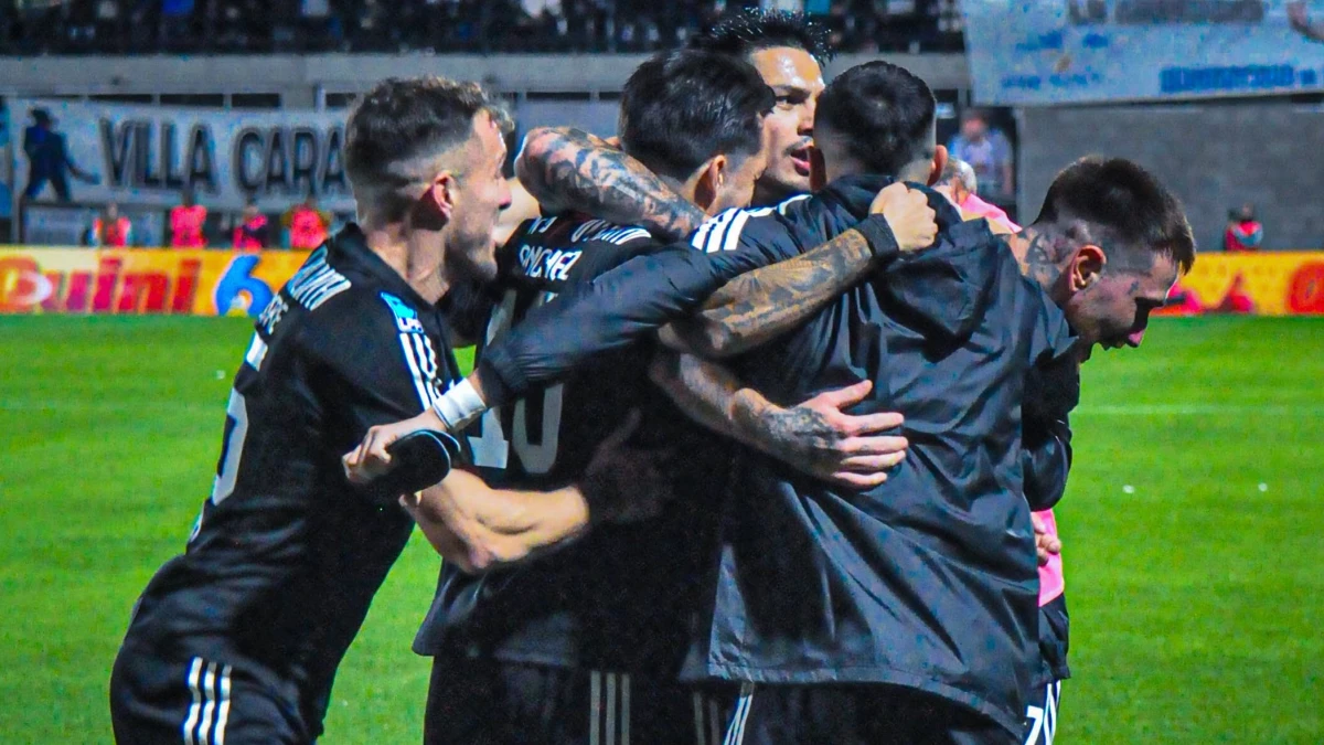 Foto de Deportivo Riestra (@prensariestra).