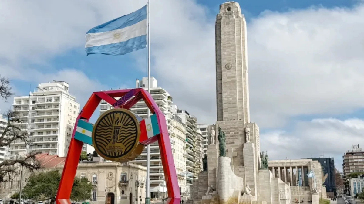 El Portal Suramericano se ubica frente al Monumento a la Bandera (Foto: Prensa Santa Fe 2026)