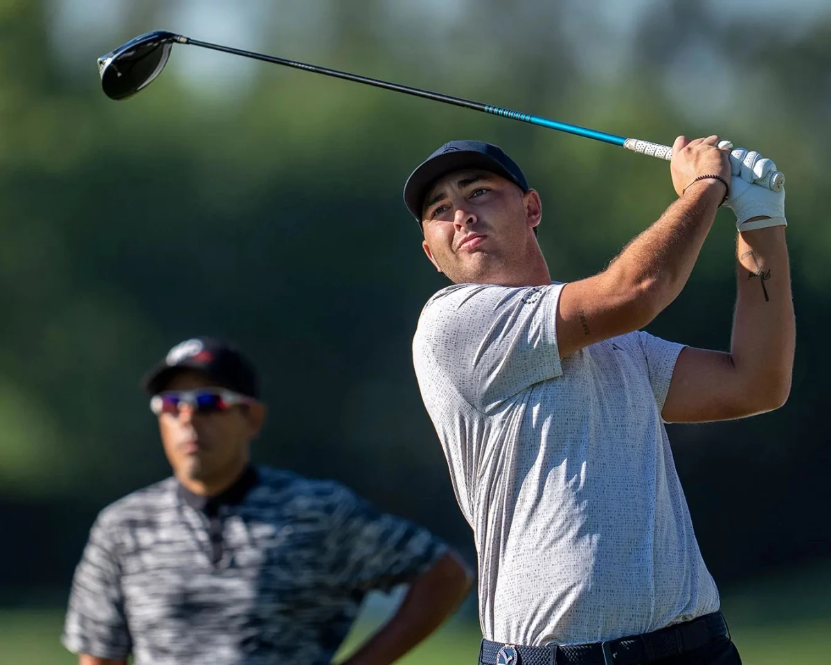 Foto: X de Campeonato Amateur de Brasil. El argentino Mihaich figura en la cuarta posición a una jornada del cierre del torneo en el estado de Paraná