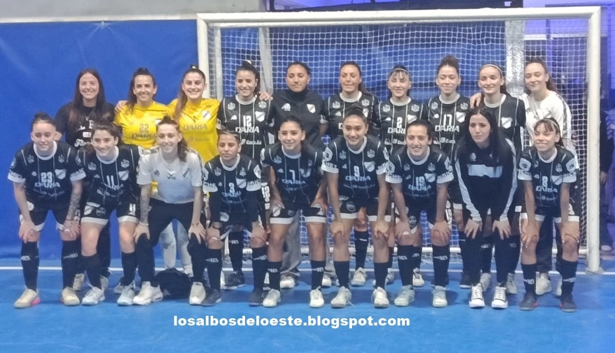 Foto: Los Albos del Oeste. El equipo de All Boys se afirmó en la cima de las posiciones con un contundente triunfo ante 17 de Agosto