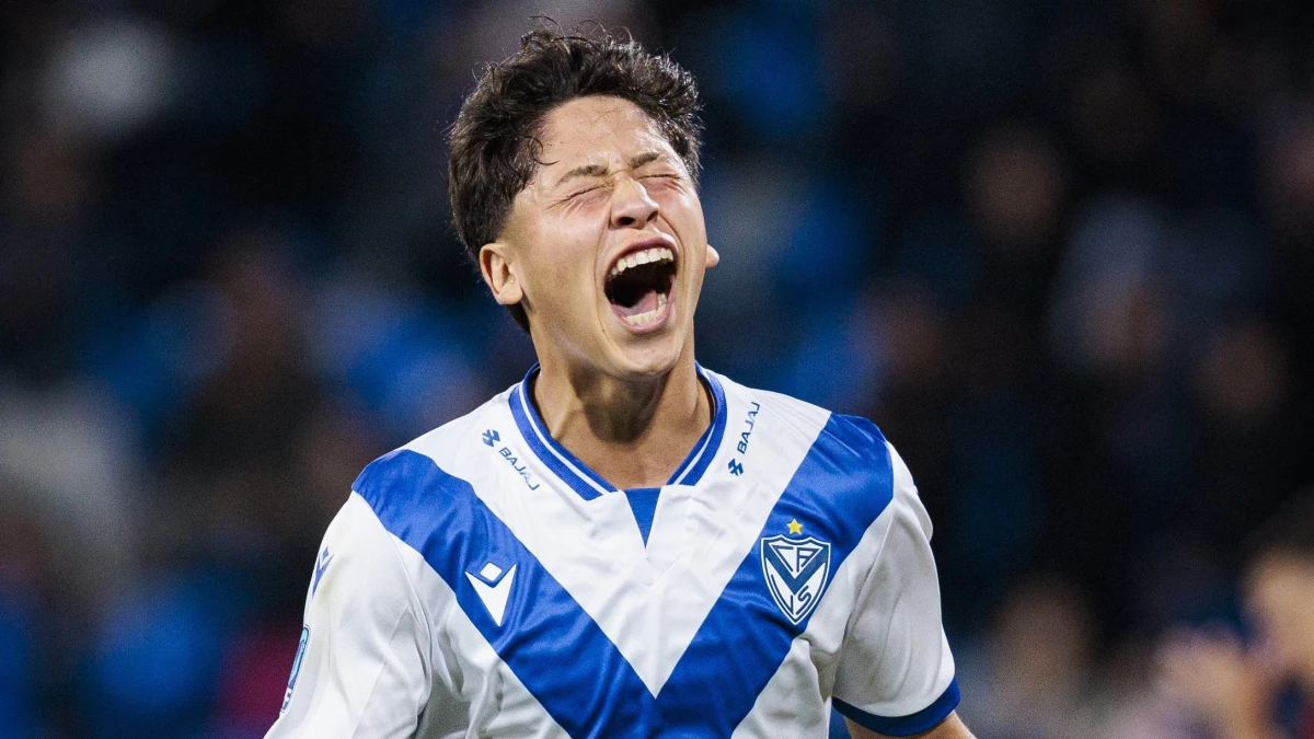 Foto del “X” de Vélez Sarsfield (@Velez). Thiago Aguirre festeja su gol, el de la victoria velezana.