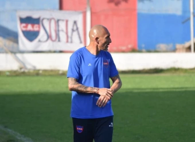 Foto: Prensa Guemes. El técnico Pablo Guiñazú dejó la conducción técnica de Guemes de Santiago del Estero