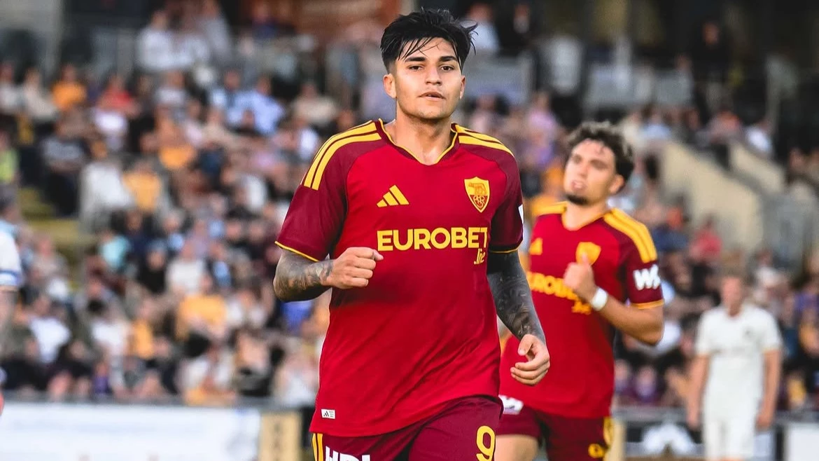 Santi Castro festeja su primer gol en la Roma. foto: @asroma.