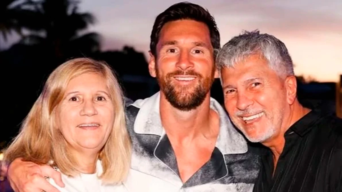 Jorge Messi junto a su “Leo” y a Celia, su compañera de vida | Foto: 0223