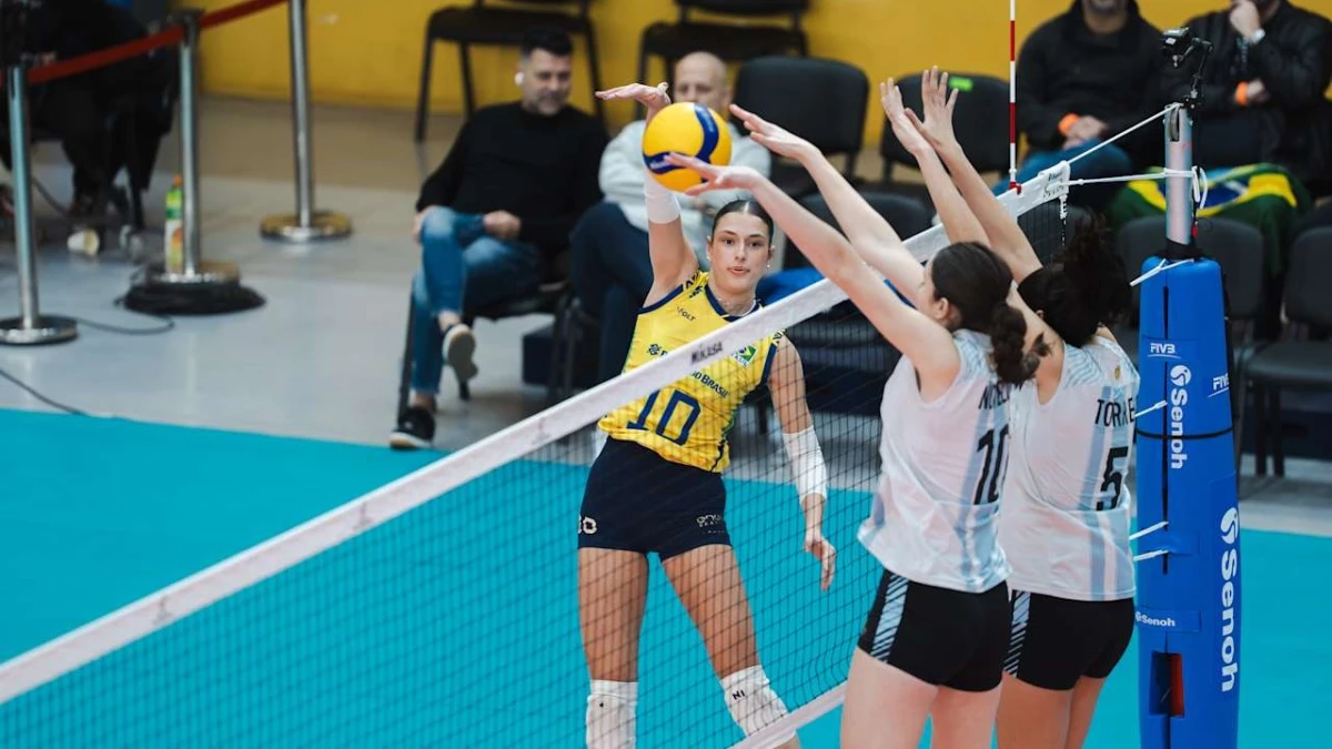 Foto: FIVB. La altura en la red de Las Panteritas fue letal contra Brasil, tanto en el ataque por punta como en el bloqueo.&nbsp;