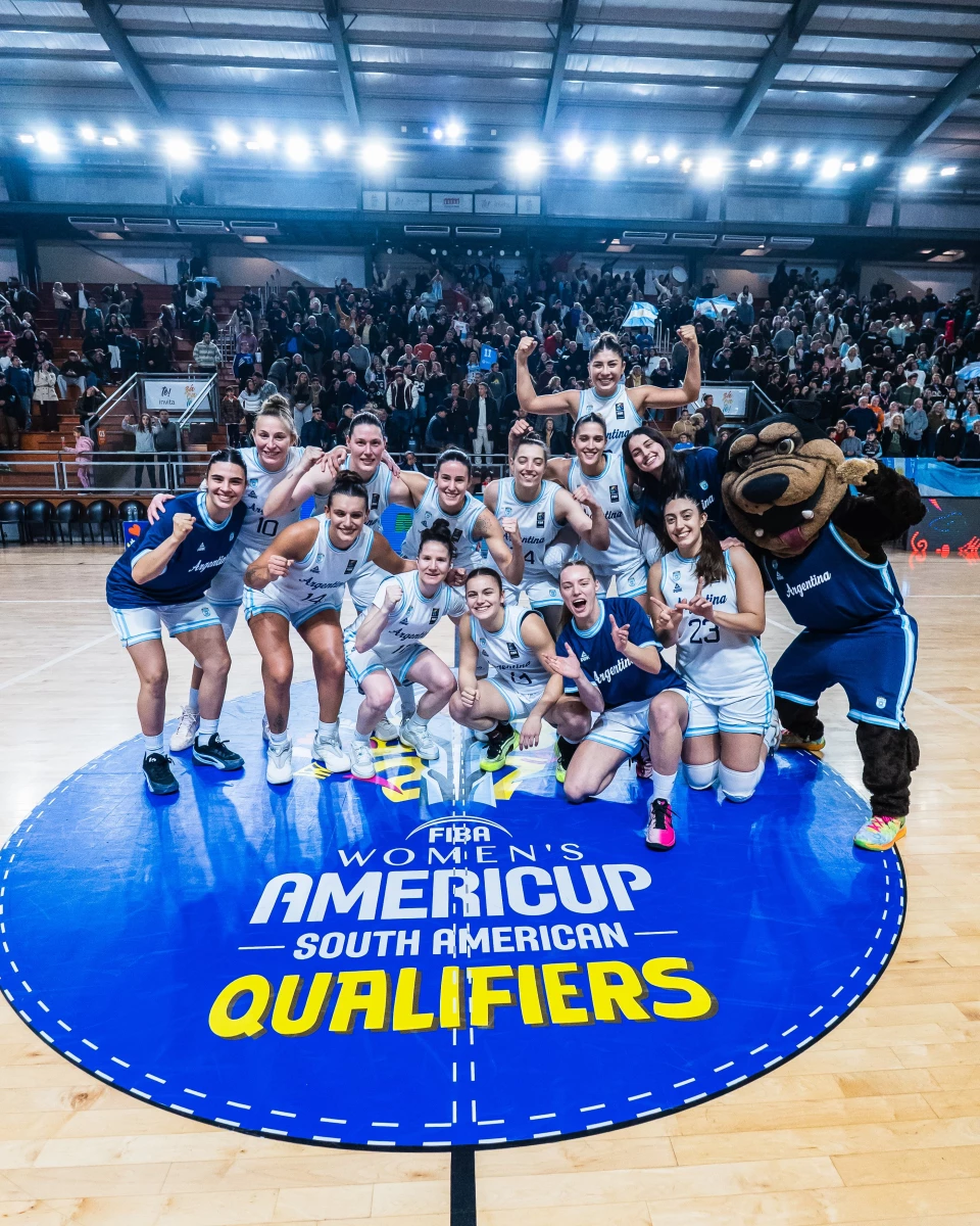 Foto:@cabboficial. Argentina superó a Brasil en Zárate y es finalista del Sudamericano femenino de básquetbol