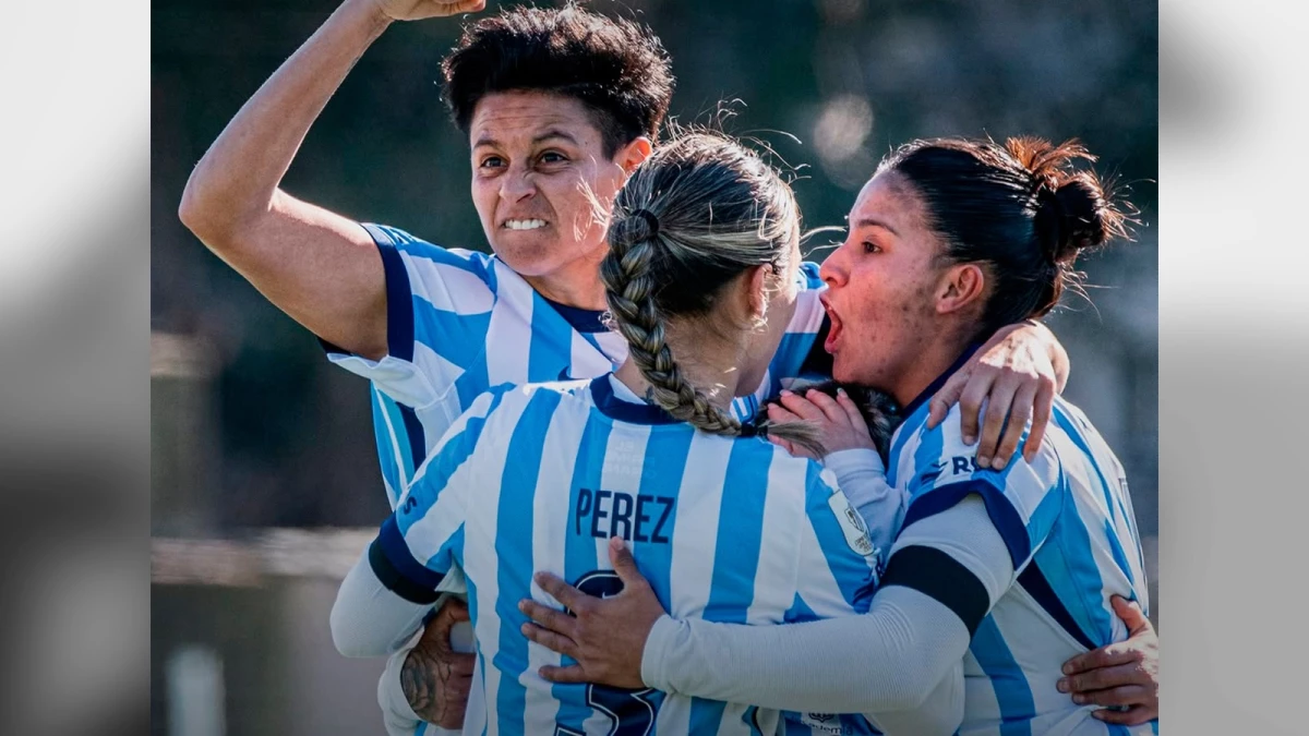 Foto: Instagram racing.tita. Las chicas de Racing celebran el triunfo en Caballito