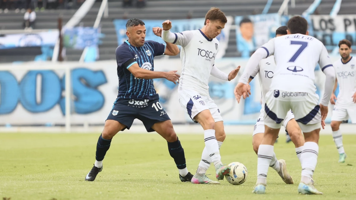 Foto: Diego Becker (10) fue la figura y autor del segundo gol de Tristán Suárez en la gran victoria ante Gimnasia en Jujuy.