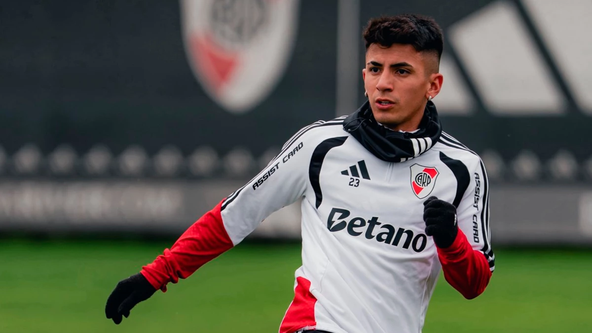 Foto: Prensa River Plate. Almada ya generó expectativa e ilusión en el hincha riverplatense