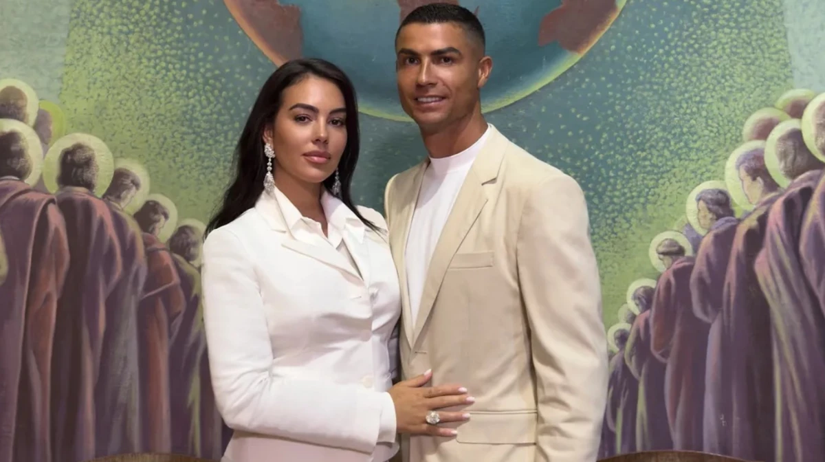 Cristiano Ronaldo, en la portada de Vogue junto a su esposa (Foto: Vogue).