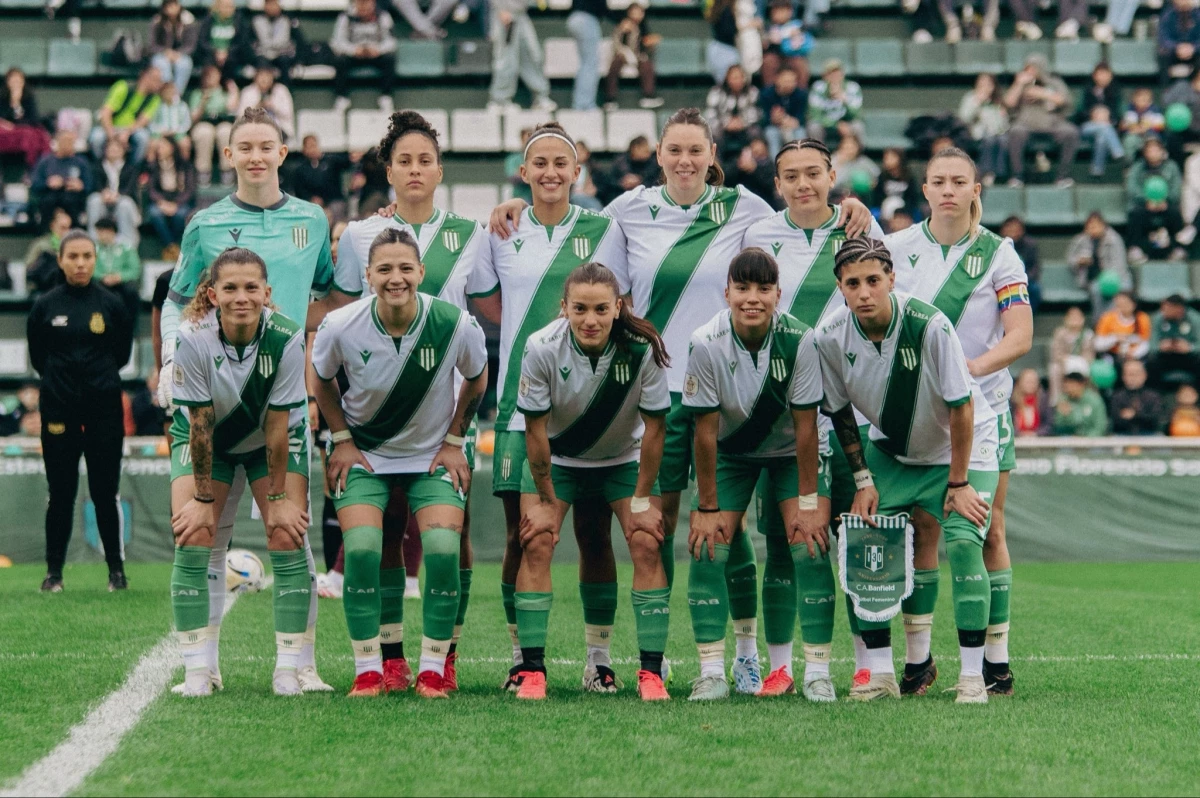 Foto:@BanfieldFutFem. Las chicas de Banfield ganaron el clásico: 3-2 a Lanús