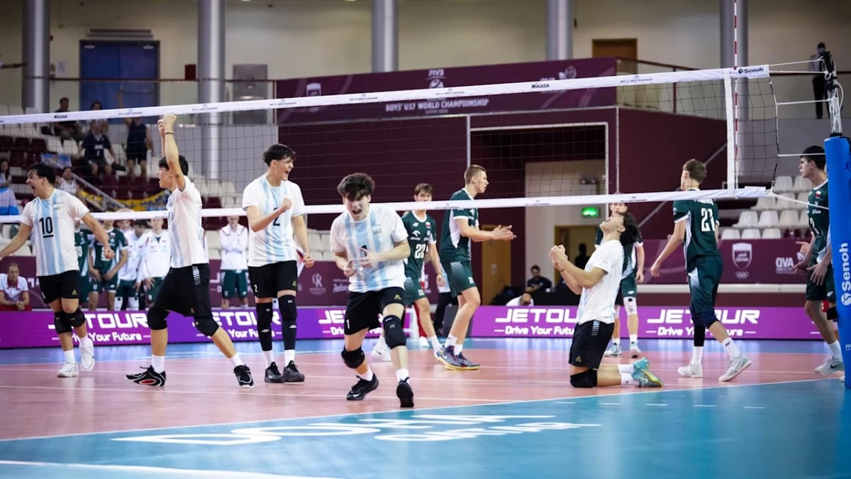 Foto: FIVB. En el segundo, los chicos del U17 le hicieron partido a Polonia pero en la recta final no pudieron empatar parcialmente &nbsp;&nbsp;