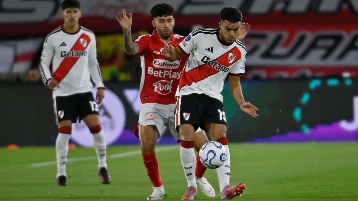 Foto: River fue un equipo “pastoso” en el medio y Fausto Vera fue uno de los responsables de ello.&nbsp;