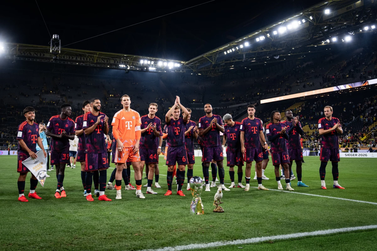 Foto:@FCBayern. El conjunto bávaro salió campeón de la Supercopa alemana, al ganarle por 2-1 a Borussia Dortmund en la final&nbsp;