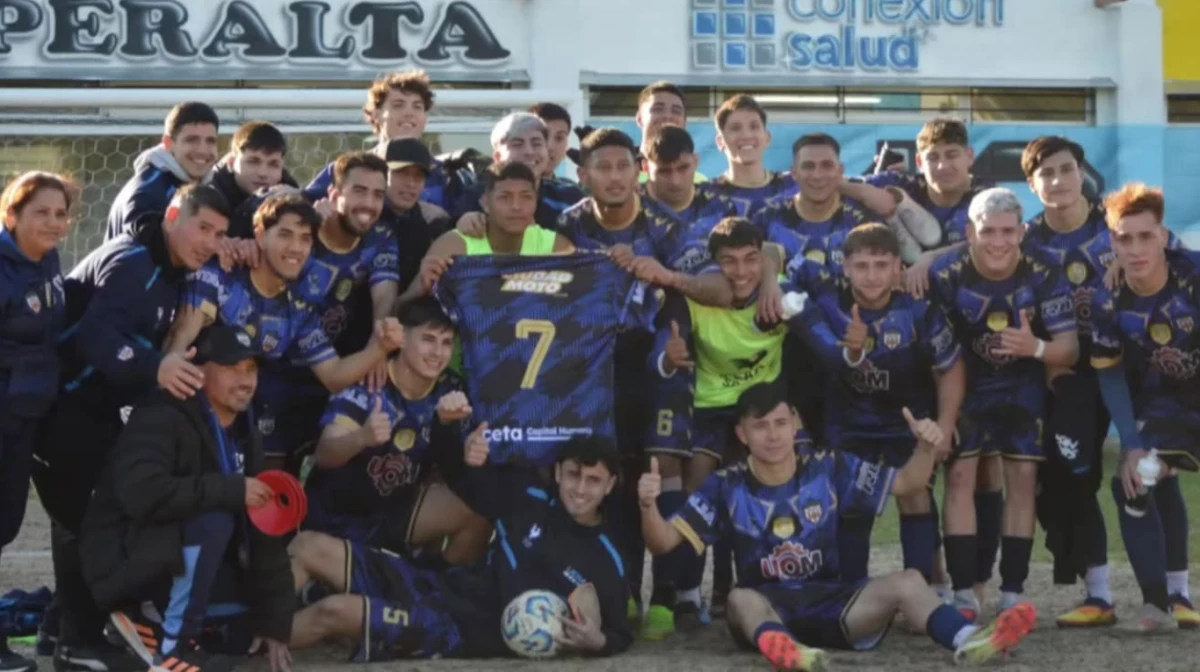 El equipo metálico festeja la gran goleada ante Juventud (Foto: IG@somospromocional).