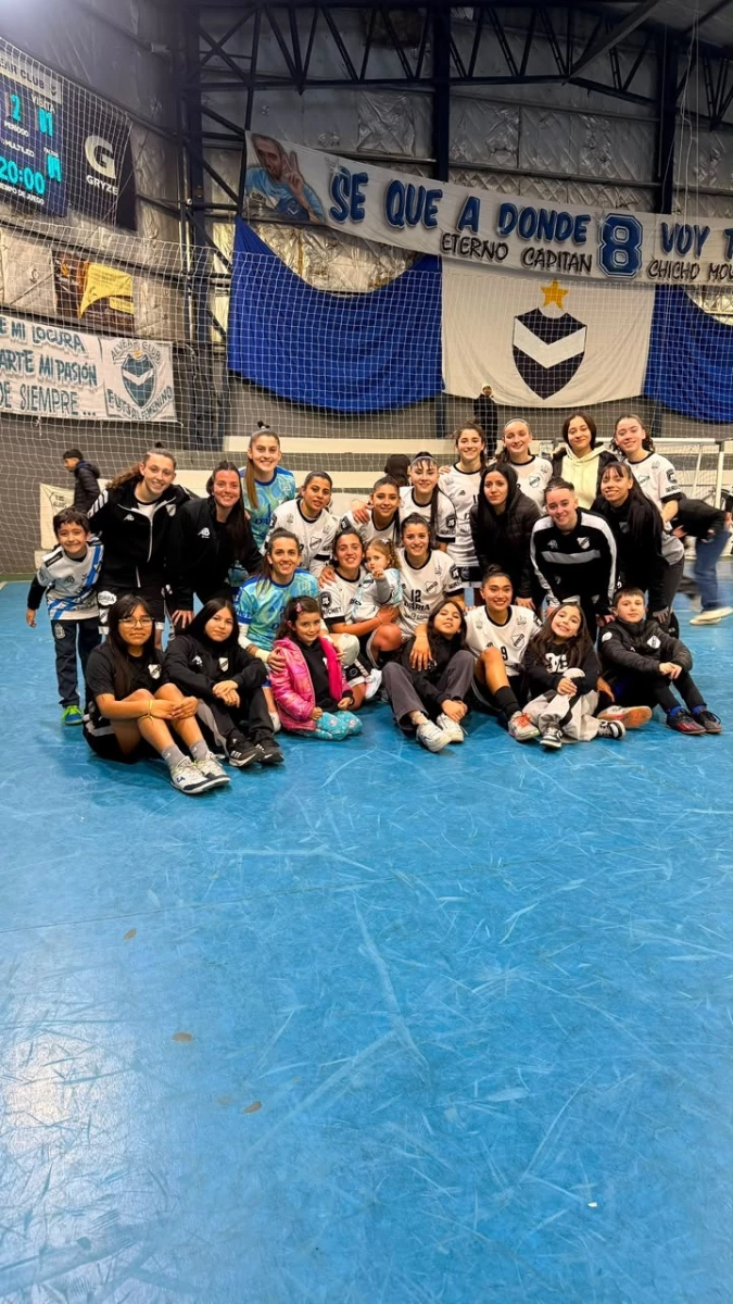 Foto: Futsal Fem. de All Boys. El líder del torneo venció claramente a Pacífico por 8-1