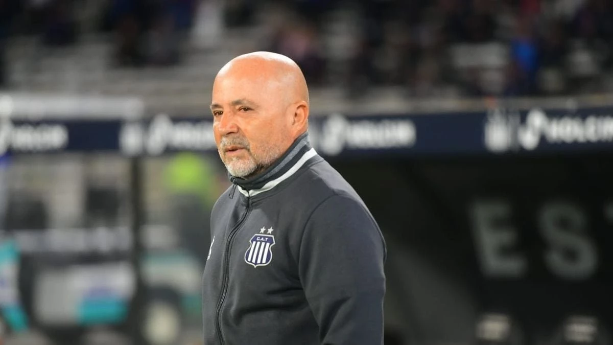 Foto: Sampaoli celebró en el primer tiempo y sufrió a Di María en el segundo.