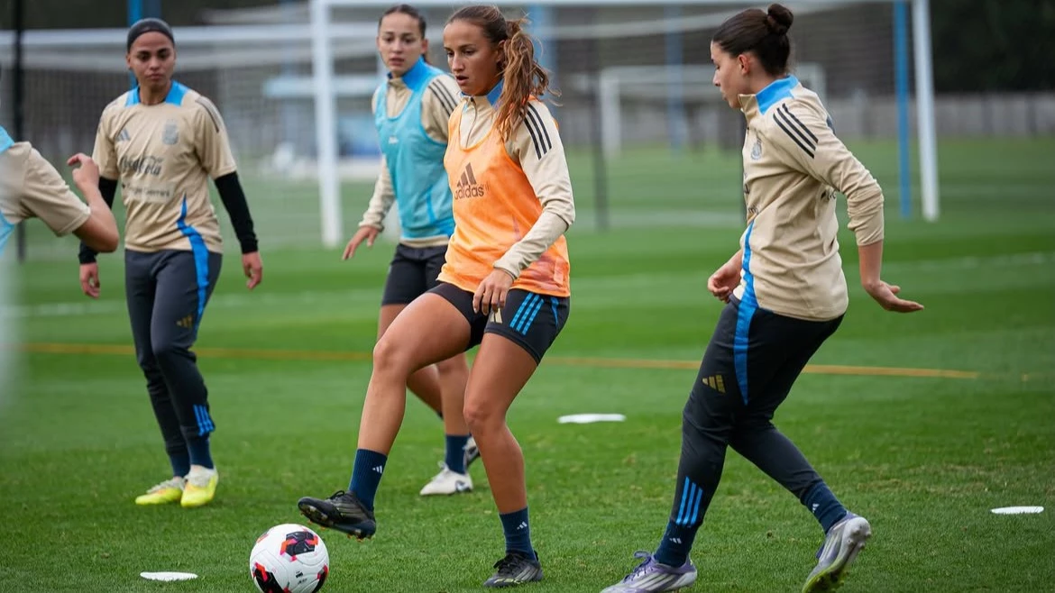 Alma Velasco, defensora española del Levante, una de las caras nuevas del seleccionado. Foto: AFA
