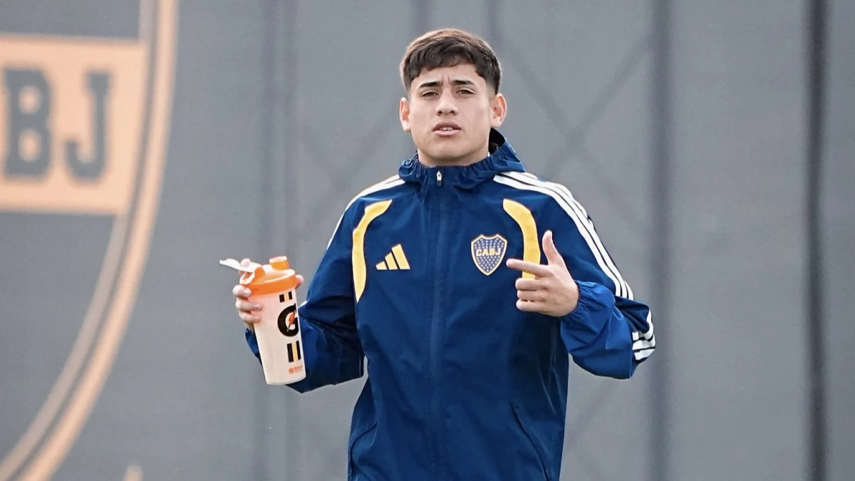 Tomás Aranda sufrió una fractura durante la práctica de este miércoles por la mañana en Boca Predio en Ezeiza. (Foto: @BocaJrsOficial)