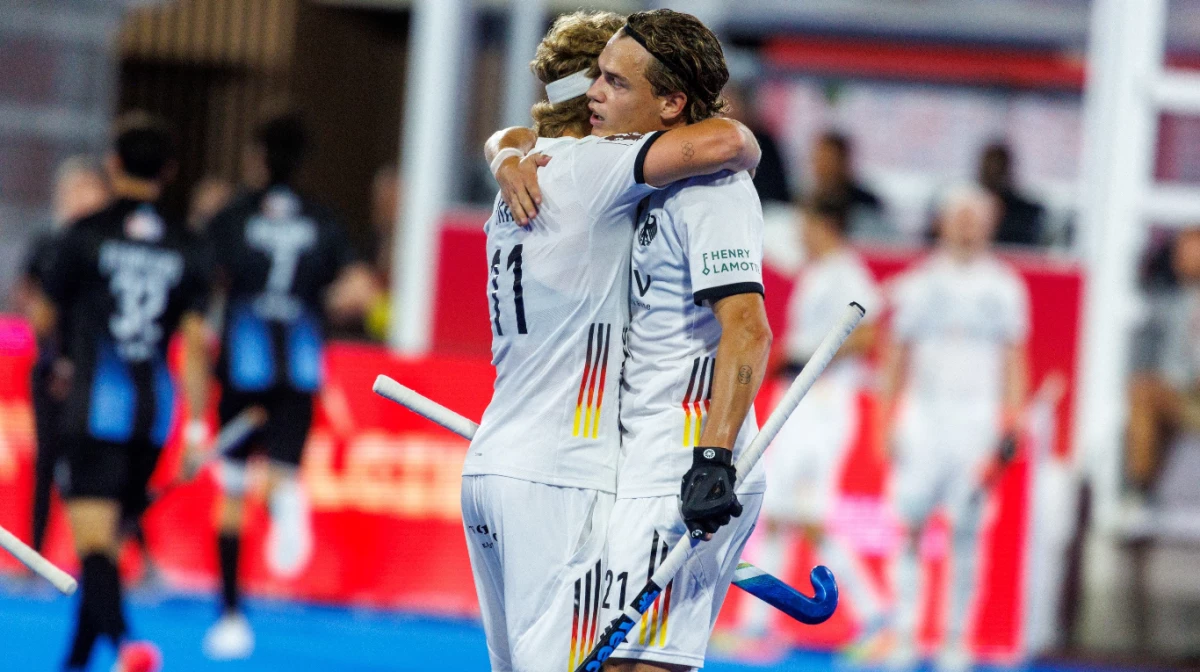 Jugadores alemanes celebra su gol. foto: @fih.
