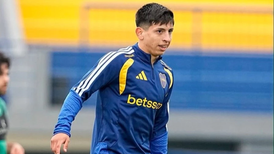Lautaro Bianco, juvenil categoría 2007, juega de enganche en Reserva.
