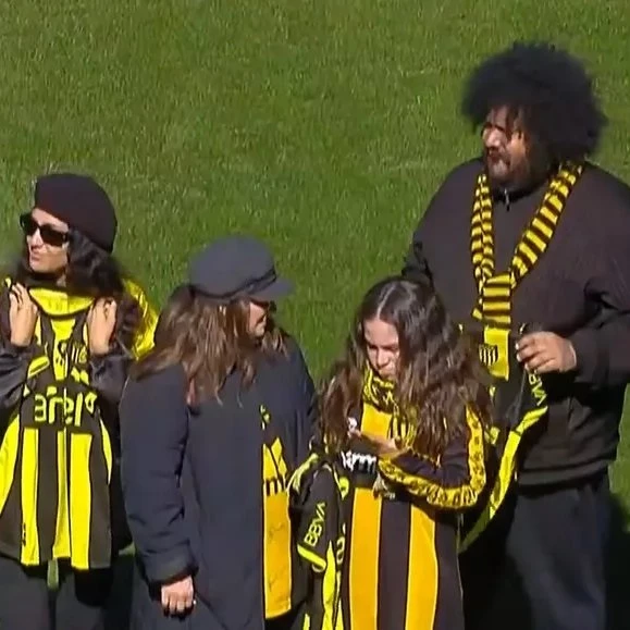 Foto: Captura de TV. La familia del músico Rubén Rada dijo presente en el homenaje al artista