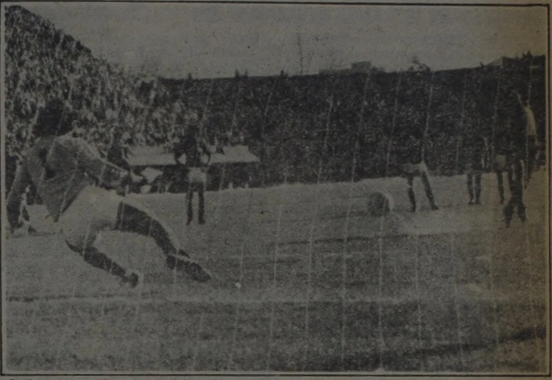 Foto: Archivo Crónica. Salinas anotó el gol de penal de Argentinos Juniors, en cancha de Ferro, que dictaminó el descenso de San Lorenzo